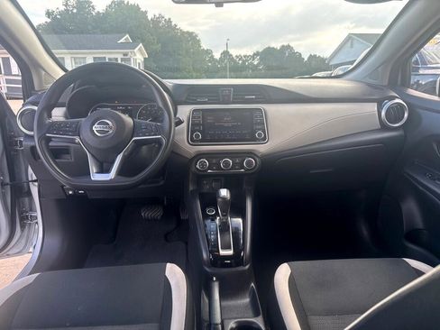 Used 2021 Nissan Versa SV image 23