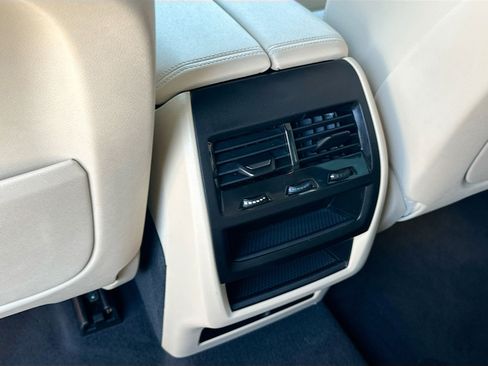 Used 2022 BMW X5 sDrive40i w/ Parking Assistance Package image 25