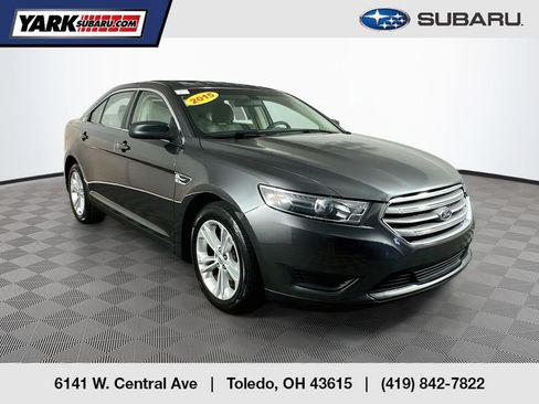 Used 2015 Ford Taurus SE FWD image 1