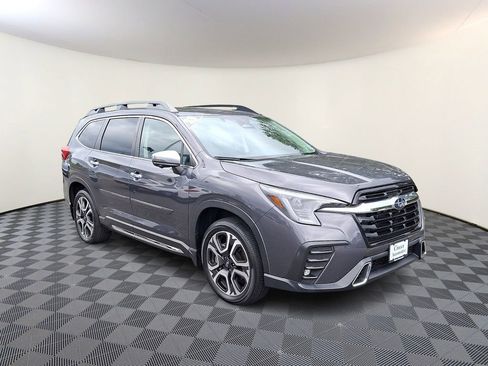 Used 2023 Subaru Ascent Touring AWD/4WD image 1