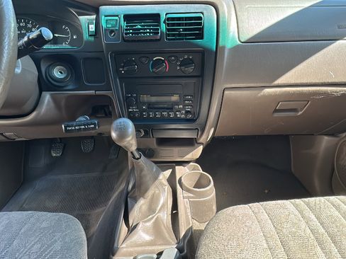 Used 2003 Toyota Tacoma 2WD Regular Cab image 21
