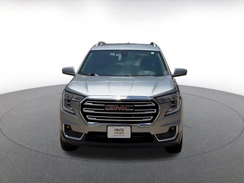 Used 2024 GMC Terrain SLT AWD/4WD image 4