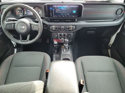 Used 2025 Jeep Wrangler Unlimited Rubicon w/ Convenience Group AWD/4WD image 16