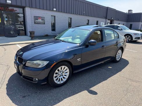 Used 2009 BMW 328i xDrive Sedan AWD/4WD image 2