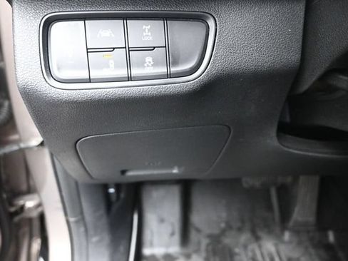 Used 2019 Hyundai Santa Fe SE AWD/4WD image 16