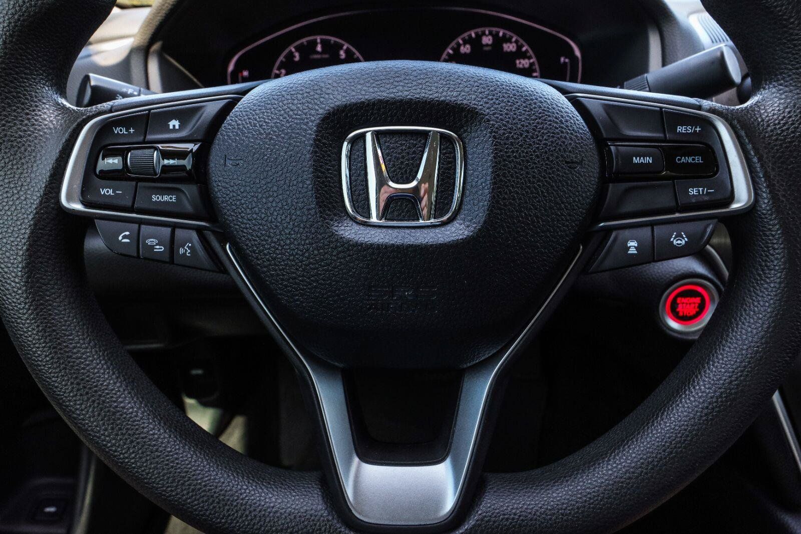Used 2018 Honda Accord LX image 11