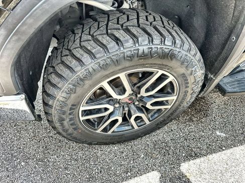Used 2019 GMC Sierra 1500 SLT AWD/4WD image 10