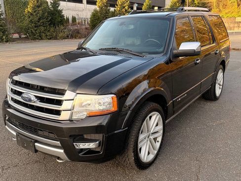 Used 2015 Ford Expedition Platinum image 2