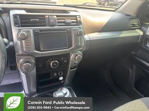 Used 2016 Toyota 4Runner SR5 AWD/4WD image 22