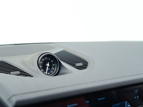 New 2026 Porsche Cayenne S image 27