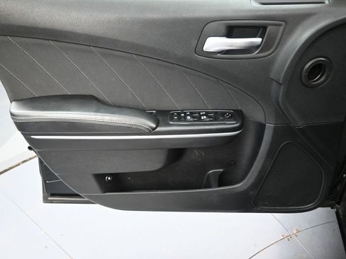 Used 2019 Dodge Charger SXT image 20