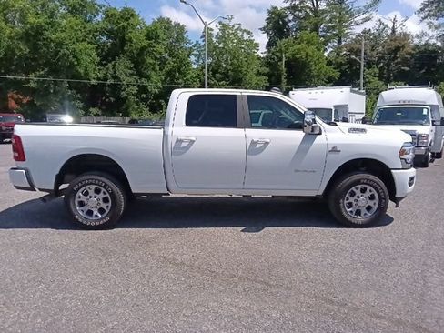 Used 2024 RAM 2500 Laramie AWD/4WD image 3