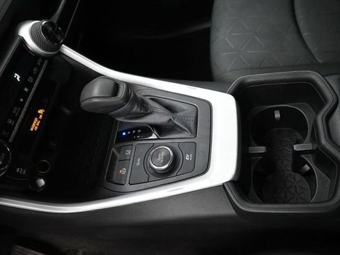 Used 2022 Toyota RAV4 XLE AWD/4WD image 24