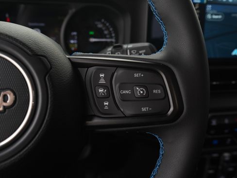 Used 2024 Jeep Wrangler Unlimited Rubicon 4xe AWD/4WD image 27