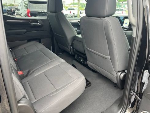 Used 2023 Chevrolet Silverado 1500 LT AWD/4WD image 12