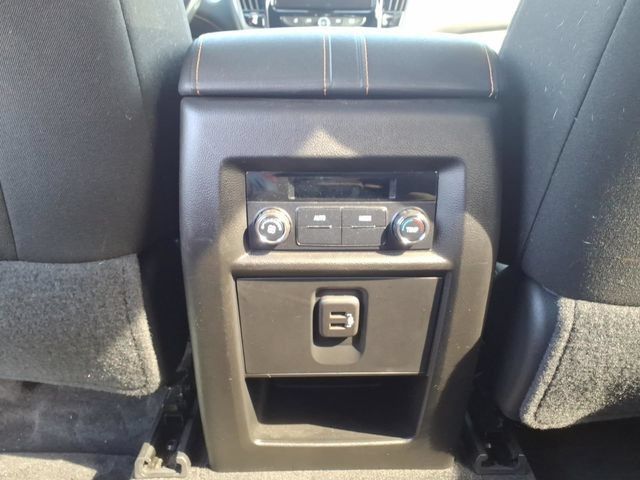 Used 2019 Chevrolet Traverse LT FWD image 28