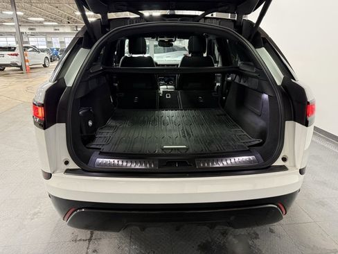 Used 2022 Land Rover Range Rover Velar R-Dynamic S image 21
