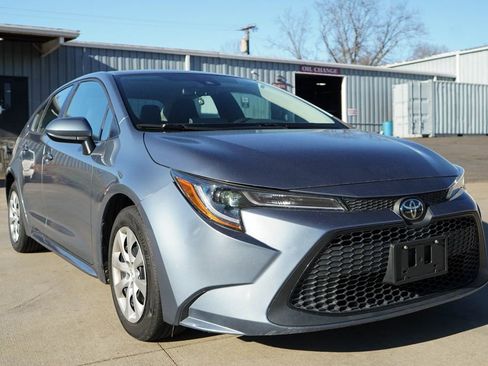 Used 2021 Toyota Corolla LE image 34