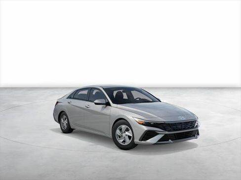 New 2026 Hyundai Elantra SE image 2