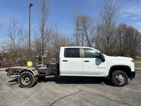 Used 2022 Chevrolet Silverado 3500 W/T w/ WT Convenience Package image 2