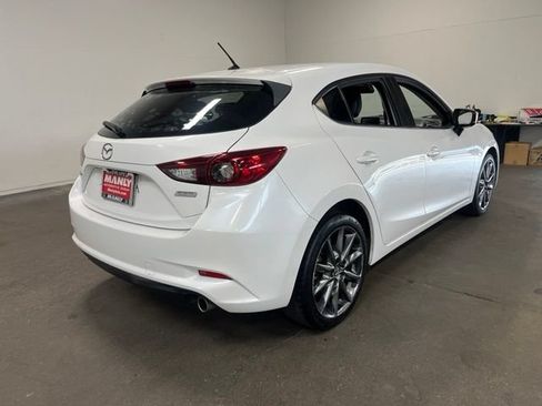 Used 2018 MAZDA MAZDA3 Touring FWD image 2