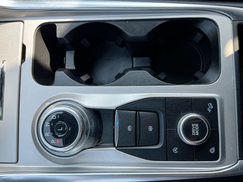 Used 2024 Ford Explorer XLT w/ Equipment Group 202A AWD/4WD image 32