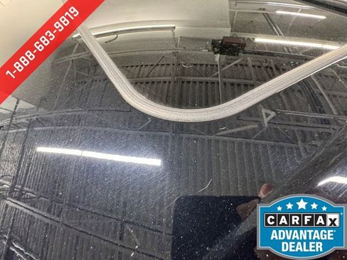 Used 2022 Toyota Highlander XLE AWD/4WD image 23
