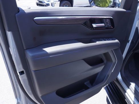Certified 2025 Chevrolet Tahoe LT AWD/4WD image 15