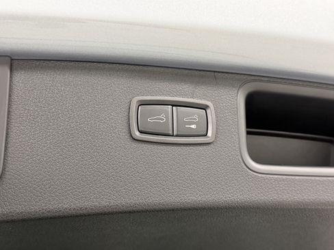 Certified 2026 Porsche Macan AWD/4WD image 62