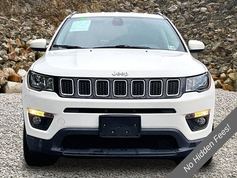 Used 2019 Jeep Compass Latitude w/ Popular Equipment Group AWD/4WD image 3