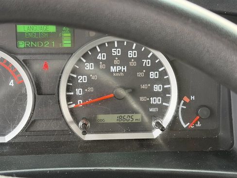 Used 2023 Isuzu NPR image 15