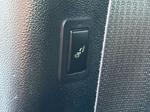 Used 2016 GMC Yukon XL Denali w/ Open Road Package image 35