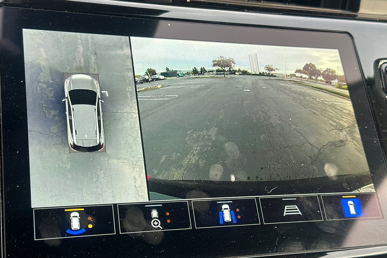 Used 2023 Chevrolet Bolt EUV Premier w/ Redline Edition FWD image 26