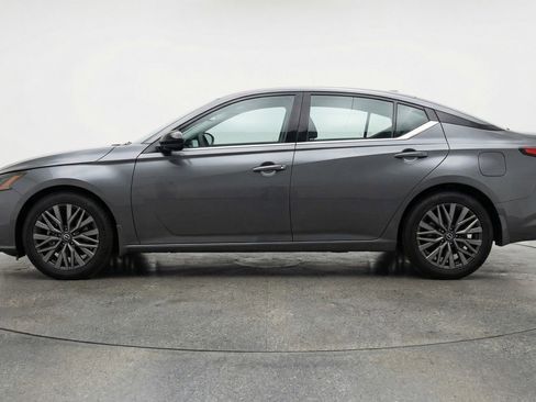 Used 2025 Nissan Altima 2.5 SV FWD image 5