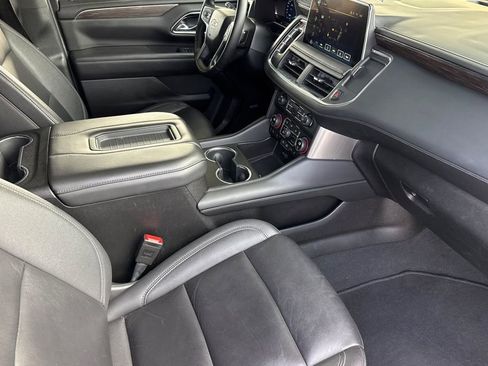 Used 2024 Chevrolet Suburban LT image 26