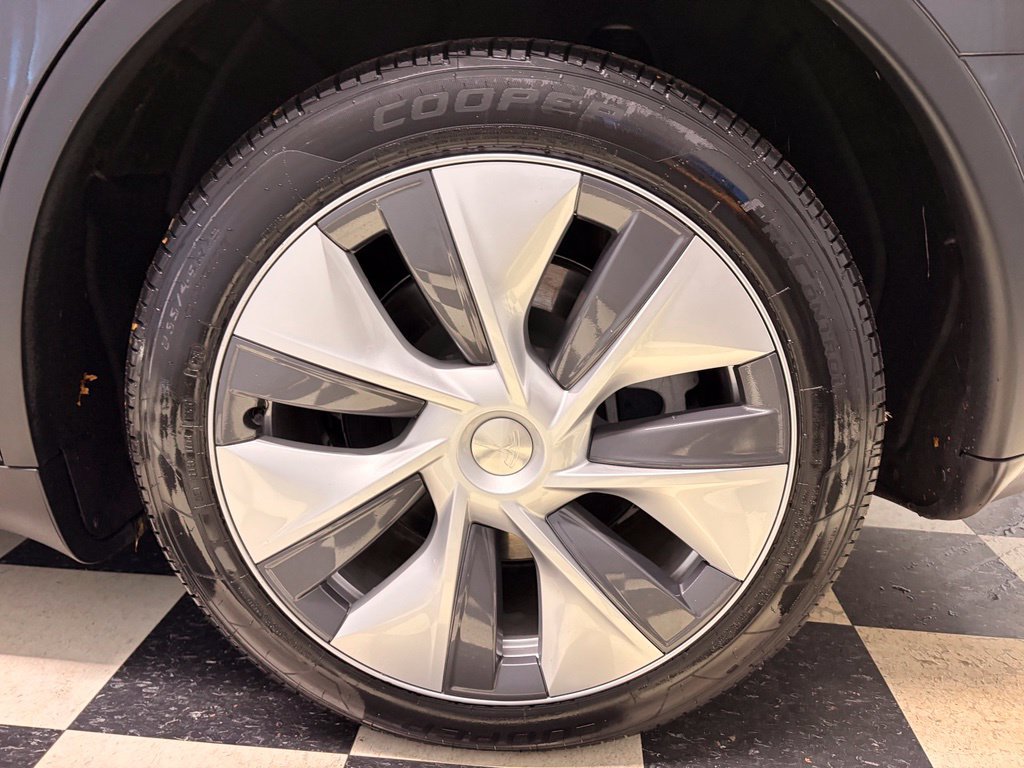 Used 2024 Tesla Model Y Long Range AWD/4WD image 20