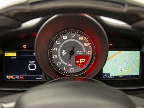Used 2017 Ferrari 488 Spider RWD image 31