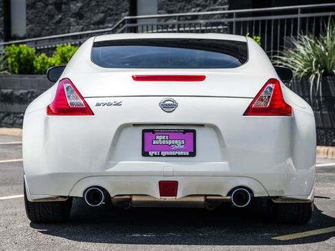 Used 2013 Nissan 370Z Coupe RWD image 16