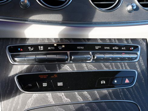 Used 2022 Mercedes-Benz E 350 Sedan w/ Driver Assistance Package image 29