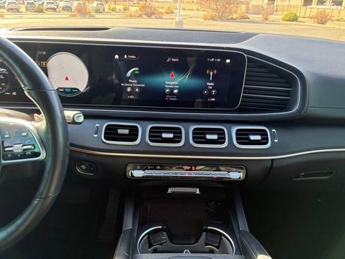 Used 2021 Mercedes-Benz GLS 450 4MATIC image 17