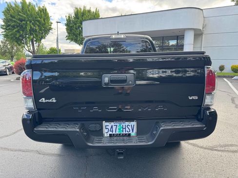 Used 2023 Toyota Tacoma Limited AWD/4WD image 4