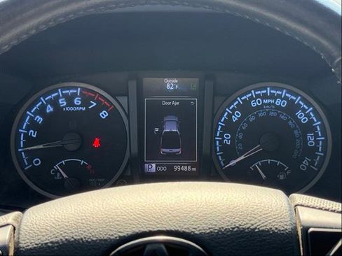 Used 2022 Toyota Tacoma TRD Off-Road AWD/4WD image 16