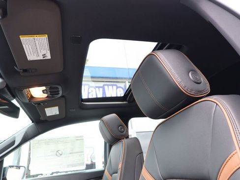 New 2026 GMC Canyon AT4 w/ Technology Plus Package AWD/4WD image 24