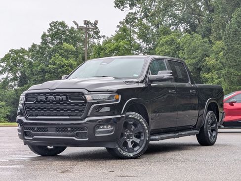 Used 2025 RAM 1500 Big Horn AWD/4WD image 4