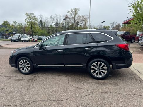 Used 2018 Subaru Outback 2.5i Touring AWD/4WD image 4