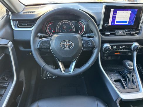 Used 2023 Toyota RAV4 XLE Premium image 16