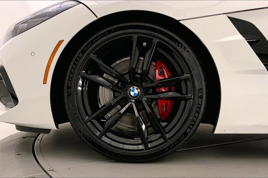 Certified 2023 BMW Z4 M40i w/ Premium Package RWD image 8