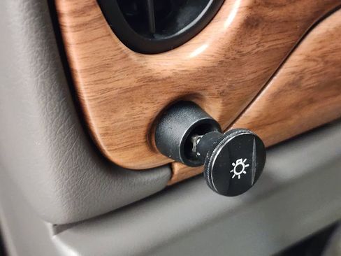 Used 1999 Ford E-150 and Econoline 150 image 21