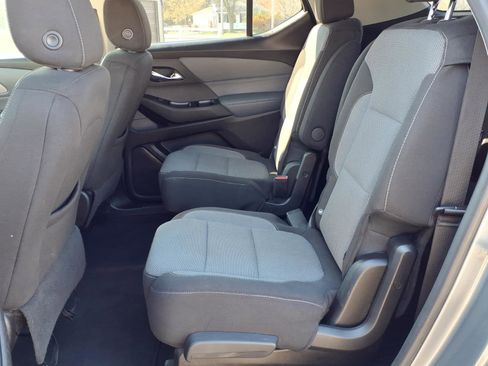 Used 2019 Chevrolet Traverse LT FWD image 8