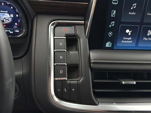 Used 2024 Chevrolet Tahoe High Country image 30